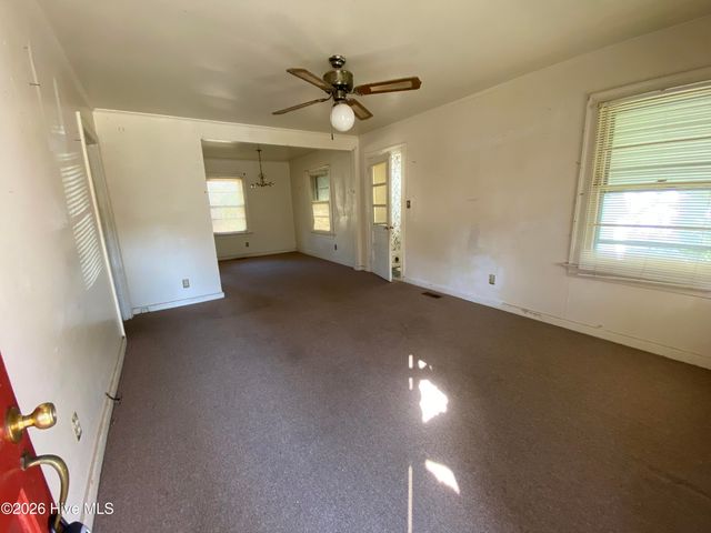 1007 W Washington Avenue, Kinston, NC 28501