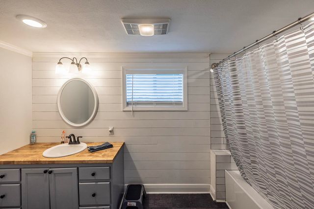 553 Lake Long Drive, Houma, LA 70364