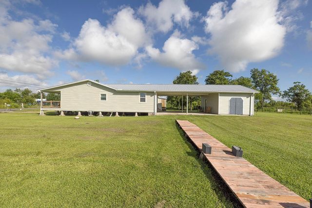553 Lake Long Drive, Houma, LA 70364