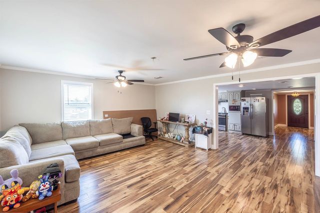 553 Lake Long Drive, Houma, LA 70364