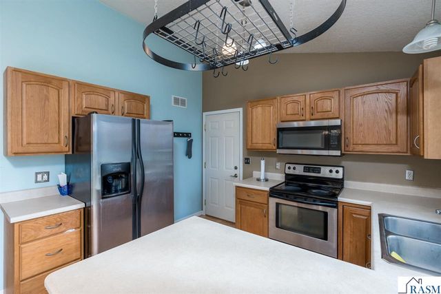 100 Uriah Court, Mankato, MN 56001