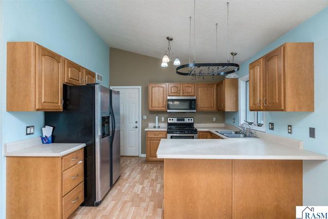 100 Uriah Court, Mankato, MN 56001
