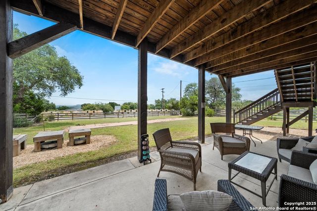617 Lake Island, Canyon Lake, TX 78133