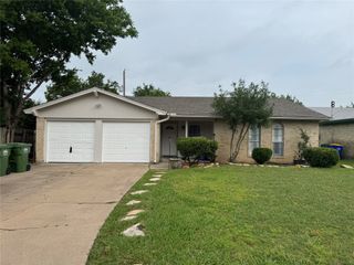 6617 Richardson Drive, Watauga, TX 76148