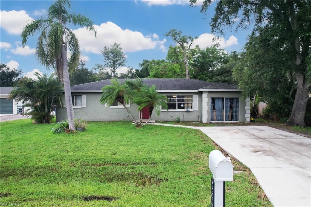 9321 Sedgefield RD, North Fort Myers, FL 33917