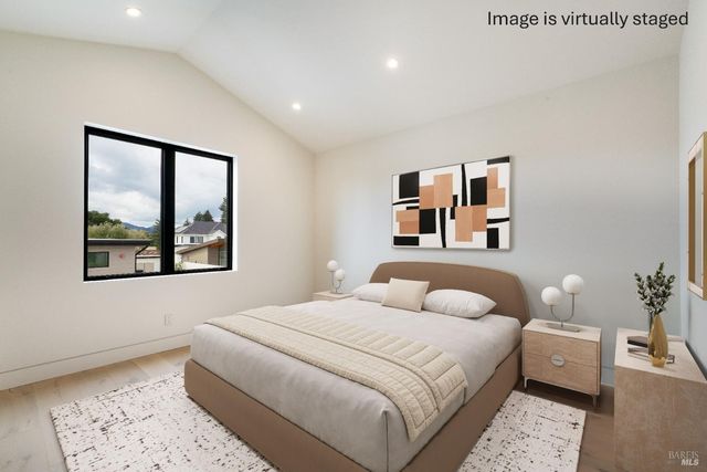 983 Grove St, Healdsburg, CA 95448