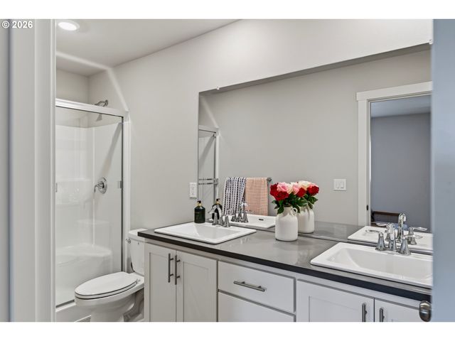 7004 Se BUTTERNUT CREEK Pkwy, Hillsboro, OR 97123