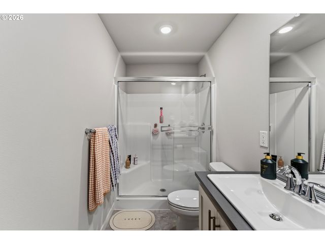 7004 Se BUTTERNUT CREEK Pkwy, Hillsboro, OR 97123