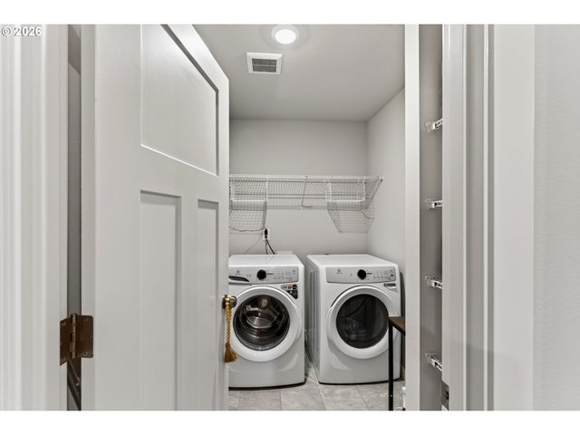 7004 Se BUTTERNUT CREEK Pkwy, Hillsboro, OR 97123