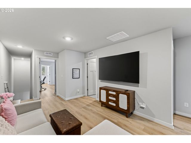 7004 Se BUTTERNUT CREEK Pkwy, Hillsboro, OR 97123
