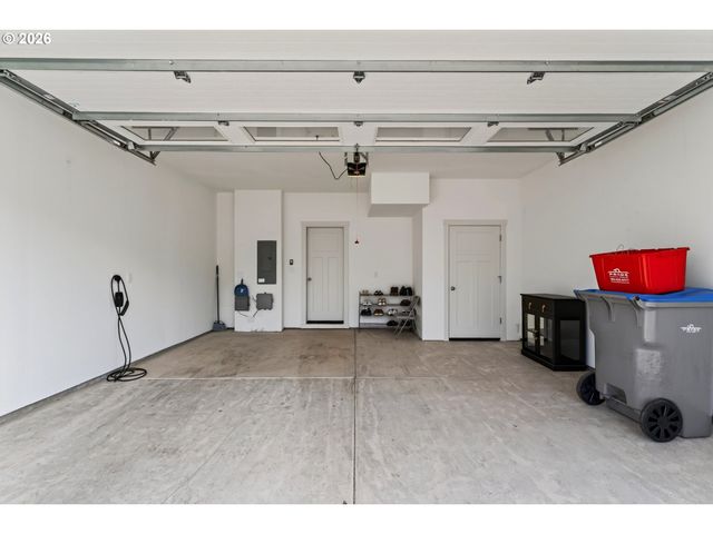 7004 Se BUTTERNUT CREEK Pkwy, Hillsboro, OR 97123