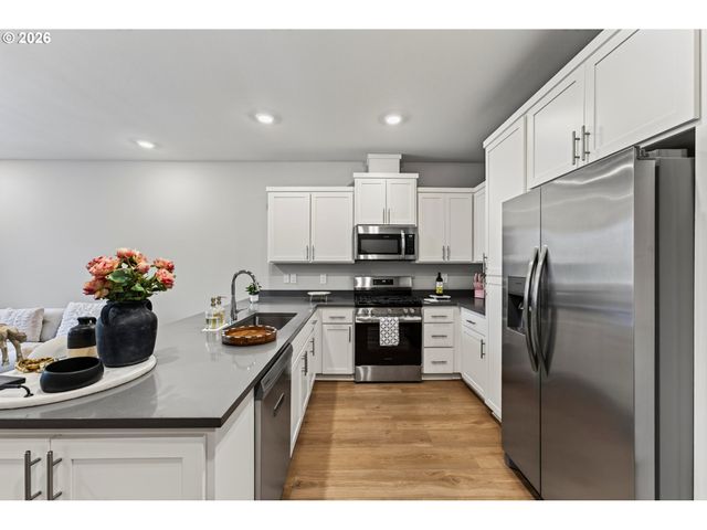 7004 Se BUTTERNUT CREEK Pkwy, Hillsboro, OR 97123