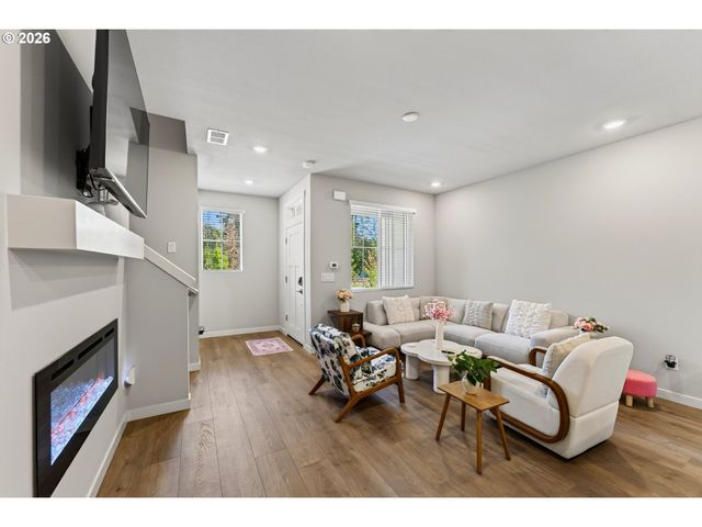 7004 Se BUTTERNUT CREEK Pkwy, Hillsboro, OR 97123