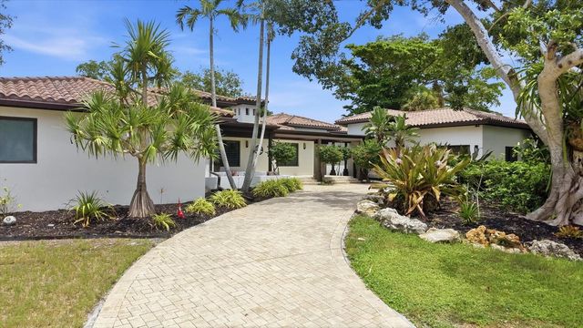 829 IDLEWILD WAY, Sarasota, FL 34242