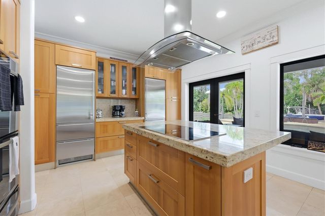 829 IDLEWILD WAY, Sarasota, FL 34242