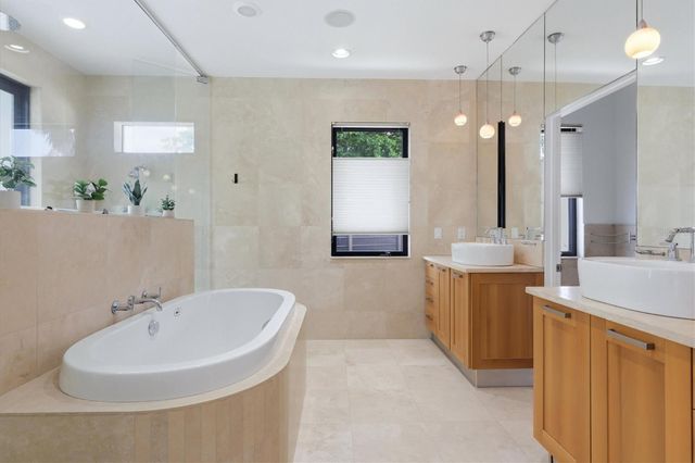829 IDLEWILD WAY, Sarasota, FL 34242