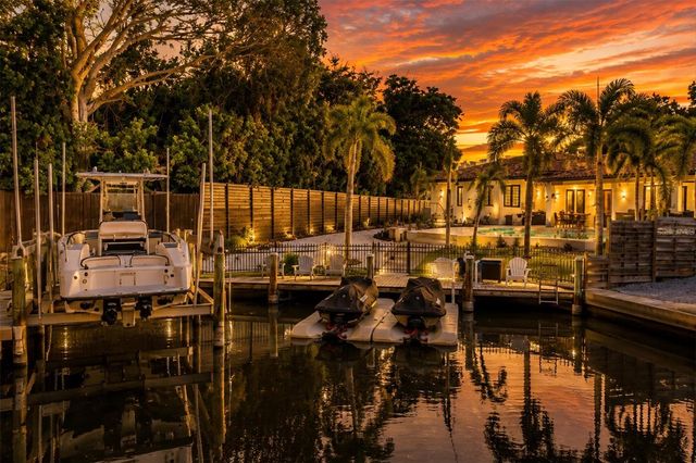 829 IDLEWILD WAY, Sarasota, FL 34242