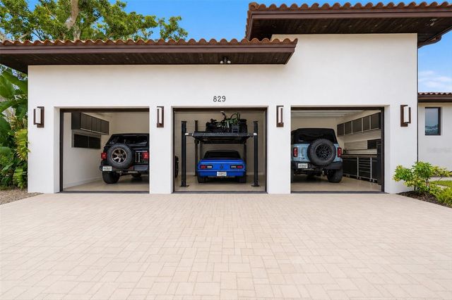829 IDLEWILD WAY, Sarasota, FL 34242