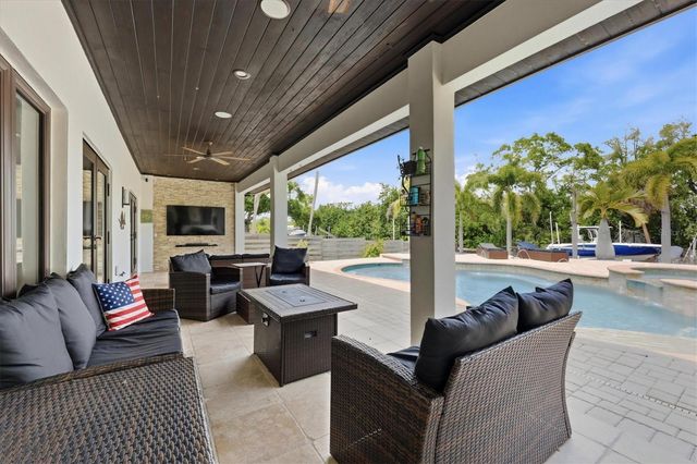 829 IDLEWILD WAY, Sarasota, FL 34242