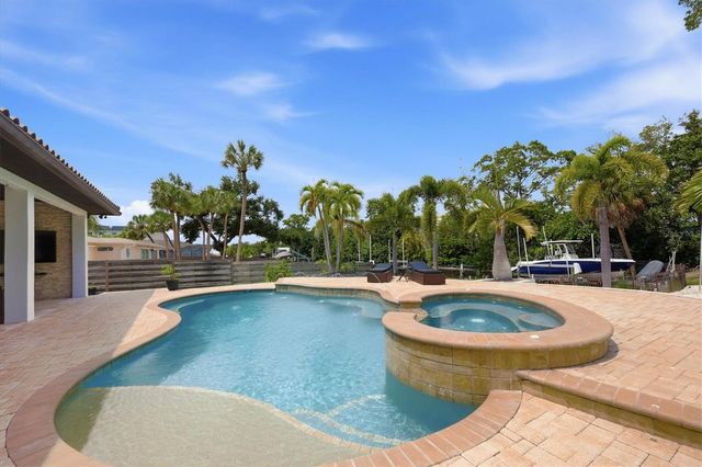 829 IDLEWILD WAY, Sarasota, FL 34242
