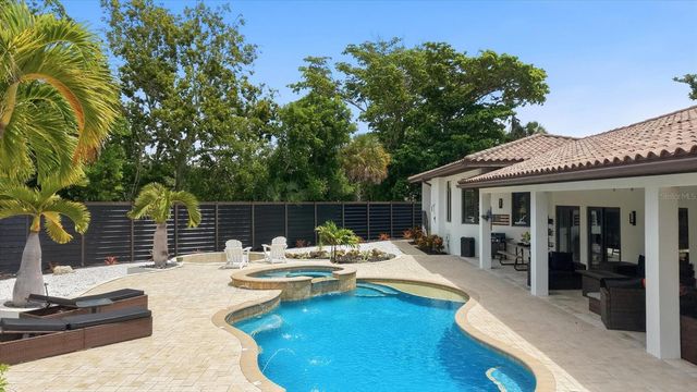 829 IDLEWILD WAY, Sarasota, FL 34242