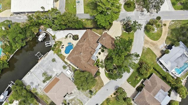 829 IDLEWILD WAY, Sarasota, FL 34242