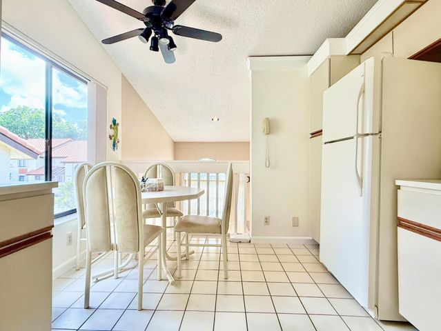 10678 OCEAN PALM Way 202, Boynton Beach, FL 33437