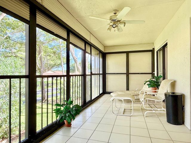 10678 OCEAN PALM Way 202, Boynton Beach, FL 33437