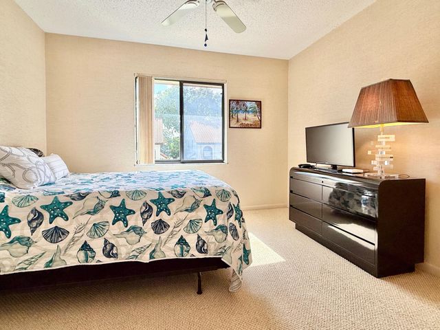 10678 OCEAN PALM Way 202, Boynton Beach, FL 33437
