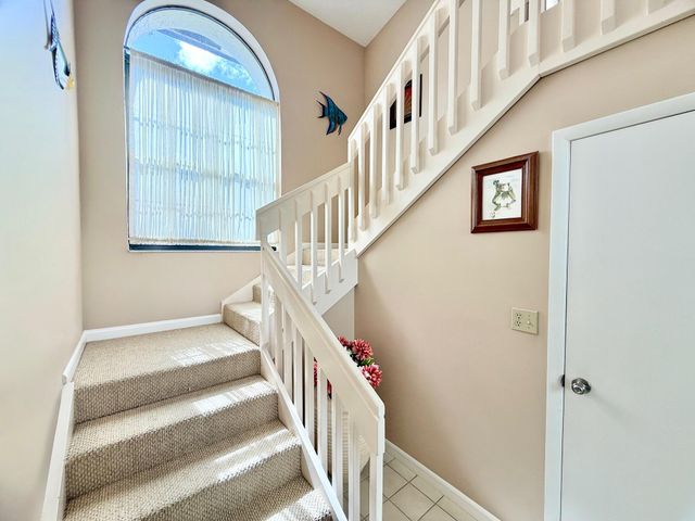 10678 OCEAN PALM Way 202, Boynton Beach, FL 33437