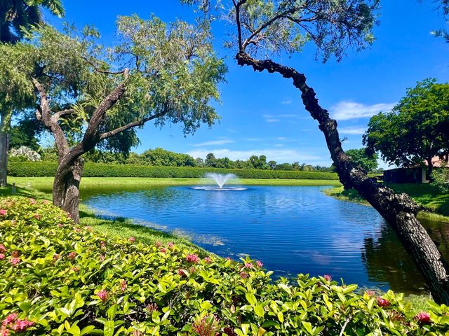 10678 OCEAN PALM Way 202, Boynton Beach, FL 33437
