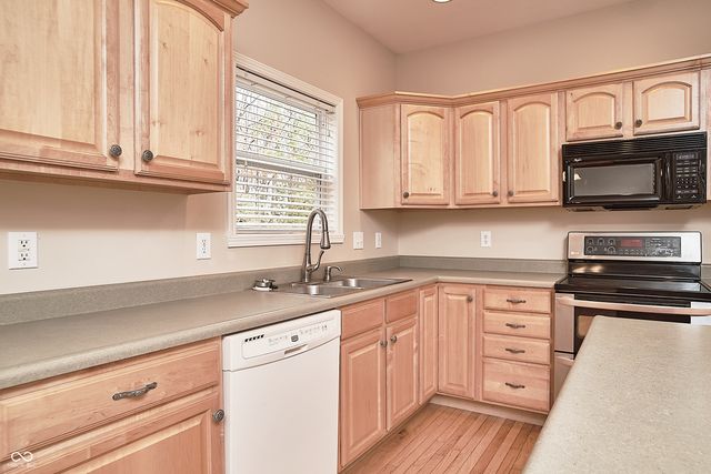 11202 Timberview Drive, Fishers, IN 46037