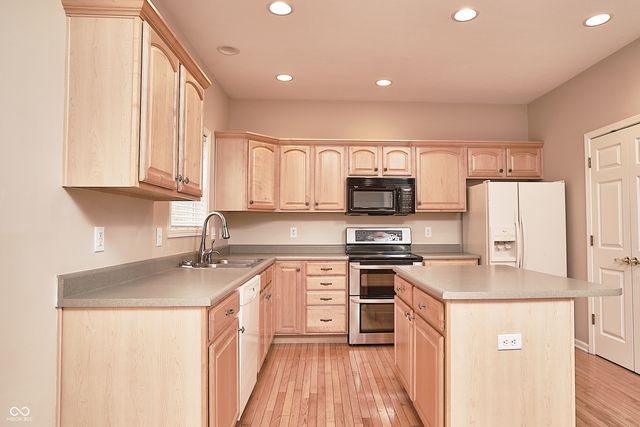 11202 Timberview Drive, Fishers, IN 46037