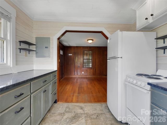 29 Salem Street, Brevard, NC 28712