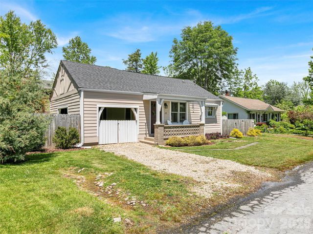 29 Salem Street, Brevard, NC 28712