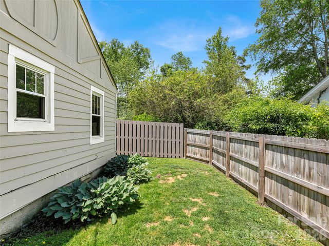 29 Salem Street, Brevard, NC 28712