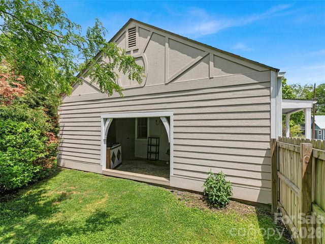29 Salem Street, Brevard, NC 28712