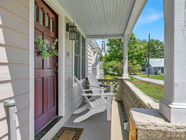 29 Salem Street, Brevard, NC 28712