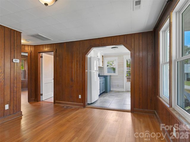 29 Salem Street, Brevard, NC 28712