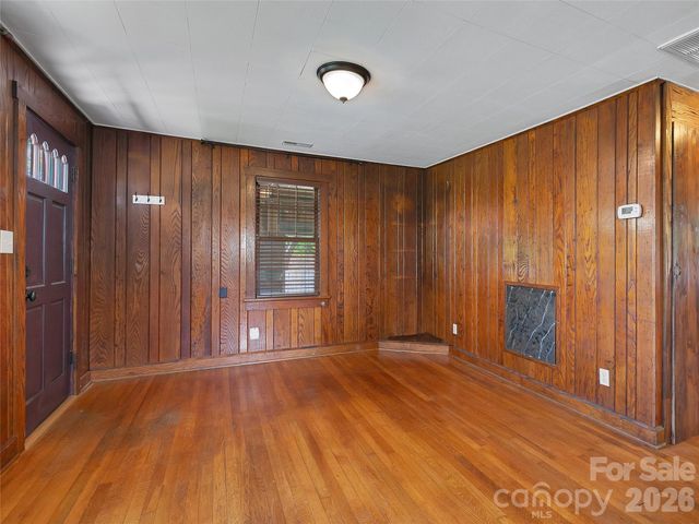 29 Salem Street, Brevard, NC 28712