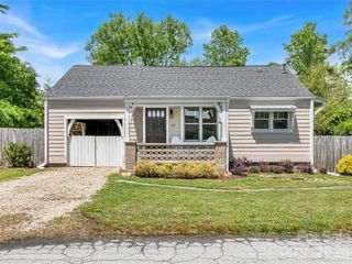 29 Salem Street, Brevard, NC 28712