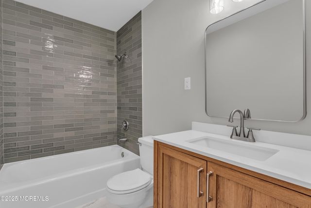 25 Monroe Avenue, Toms River, NJ 08755