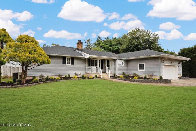 25 Monroe Avenue, Toms River, NJ 08755