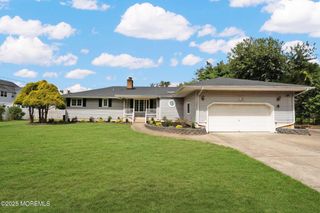 25 Monroe Avenue, Toms River, NJ 08755