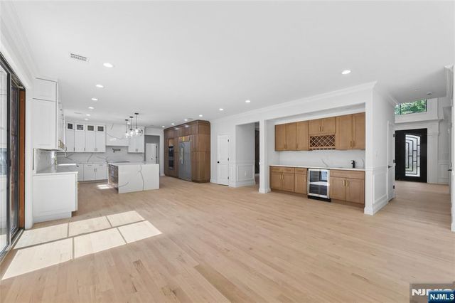 532 Hobart Road, Paramus, NJ 07652