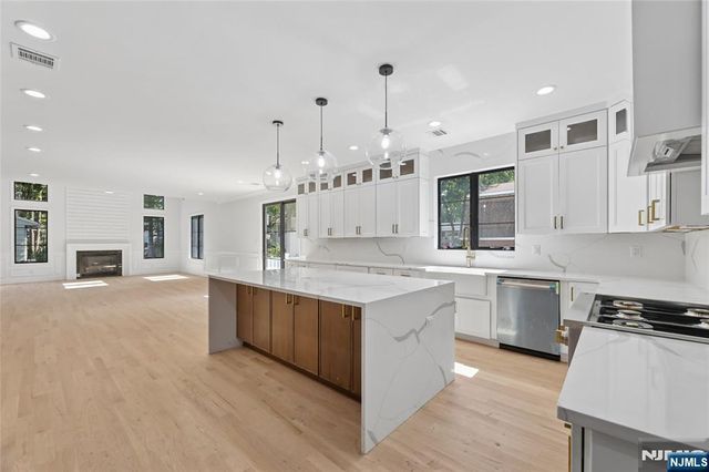532 Hobart Road, Paramus, NJ 07652