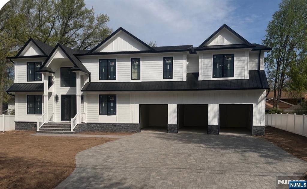 532 Hobart Road, Paramus, NJ 07652