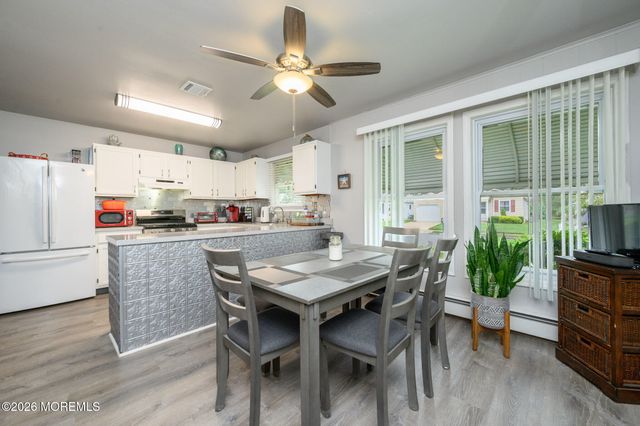 1 Selkirk Avenue, Toms River, NJ 08757