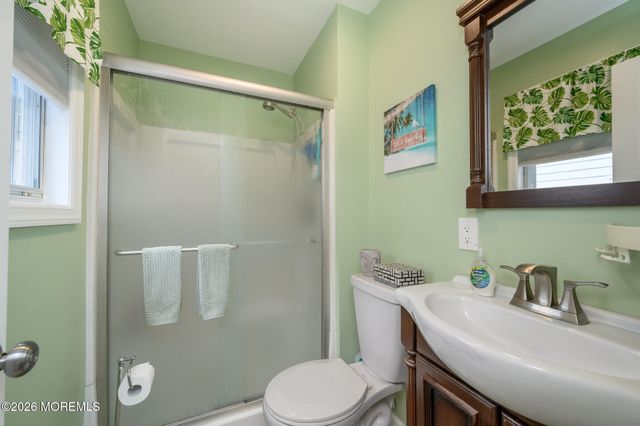 1 Selkirk Avenue, Toms River, NJ 08757