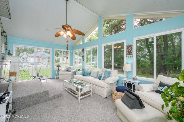 1 Selkirk Avenue, Toms River, NJ 08757